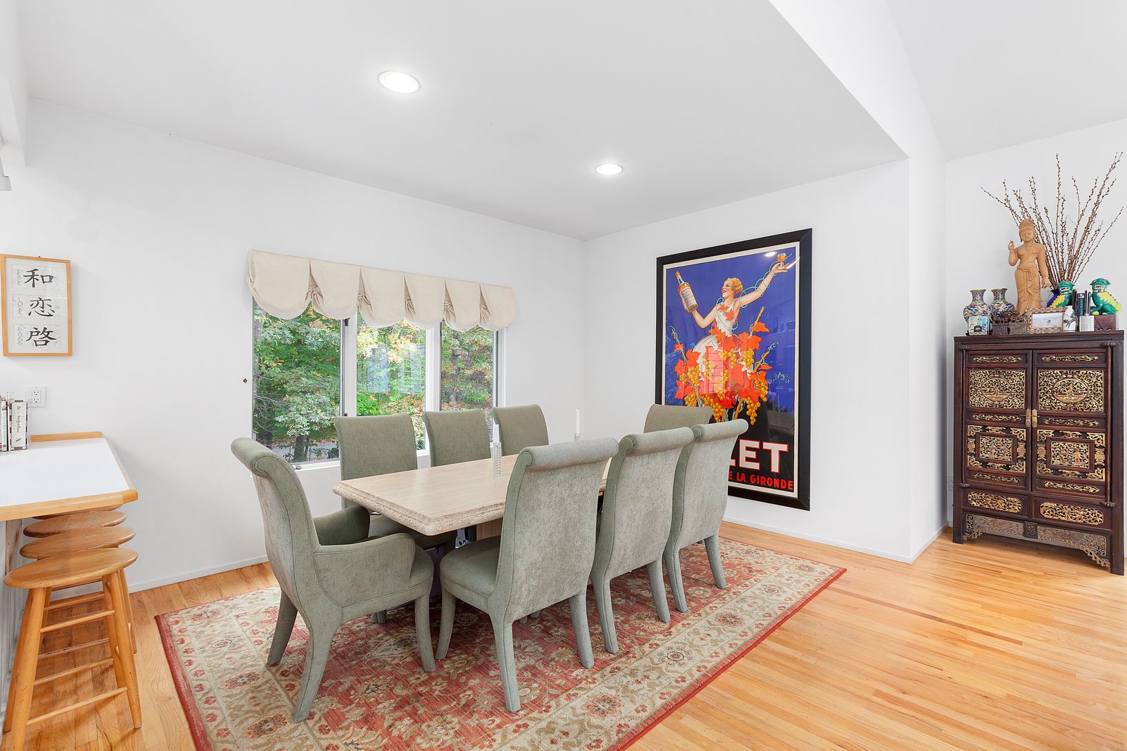  Open Dining area