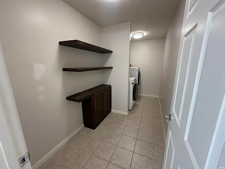 10686 Fall Creek Dr — Photo 8
