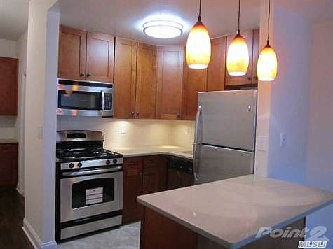 2nd image of 203 Nassau Ave