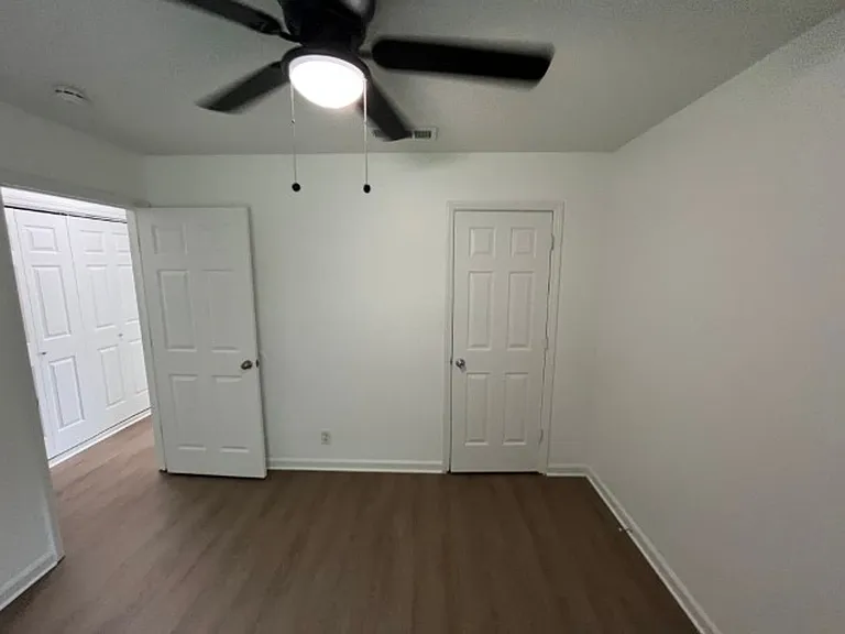708 Riviera Dr — Photo 6