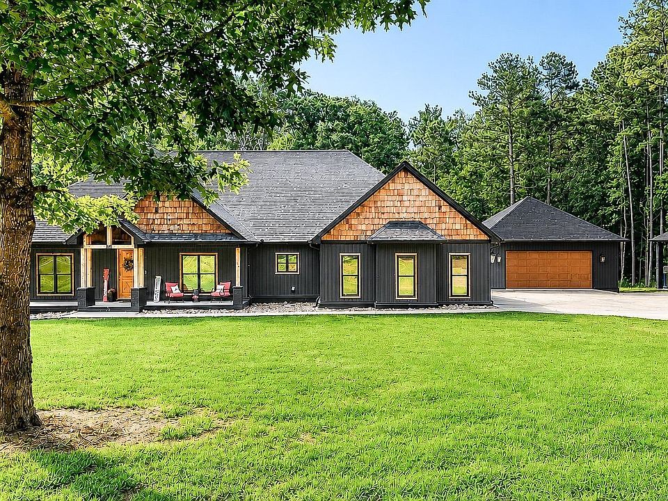 1st image of 18 Stephenson Ln