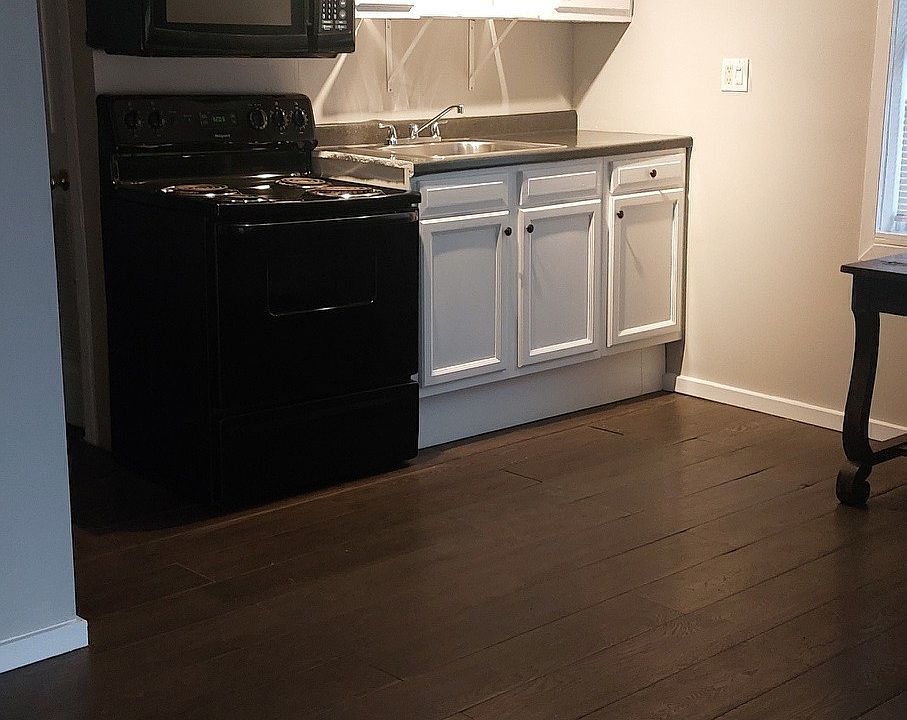 2nd image of 2008 Riverside Dr