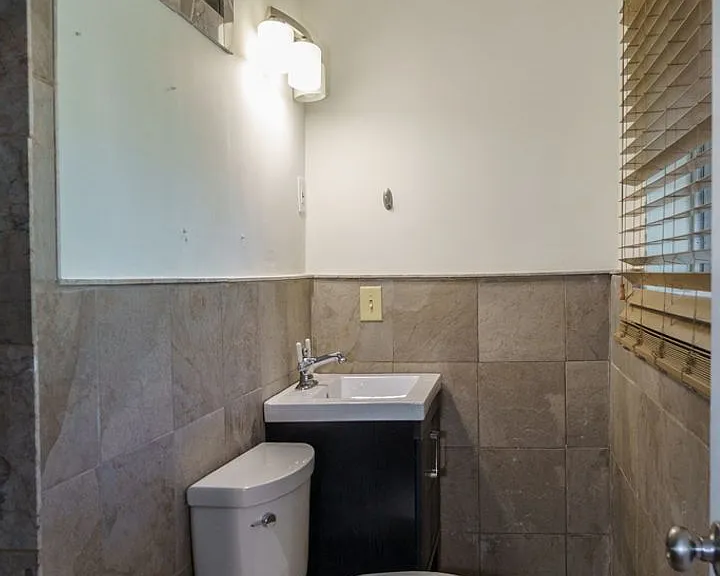 1606 Madrid Ave — Photo 31