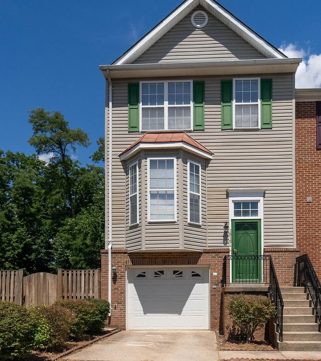 3 bed, 2.5 bath, 2176 sqft, $2,750 — Photo 1