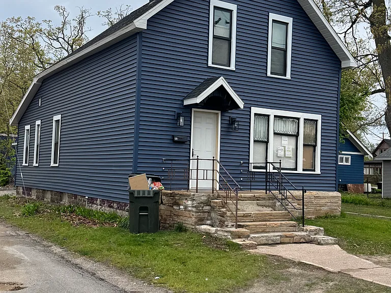 Irwin Ave — Photo 3