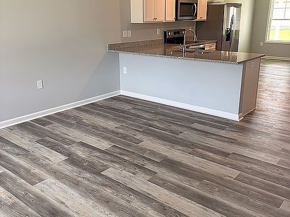 2nd image of 585 Denning Cir