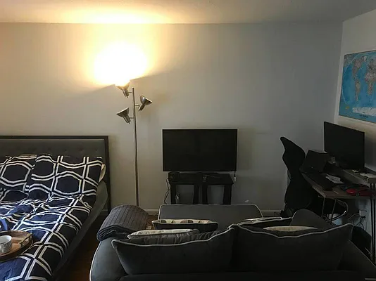 Rented by PocketBroker Inc | media 37