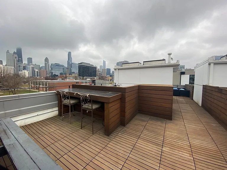 435 W Hobbie St — Photo 29