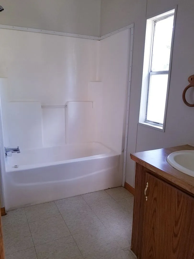 3/2 mobile home in Elmendorf, TX — Photo 4