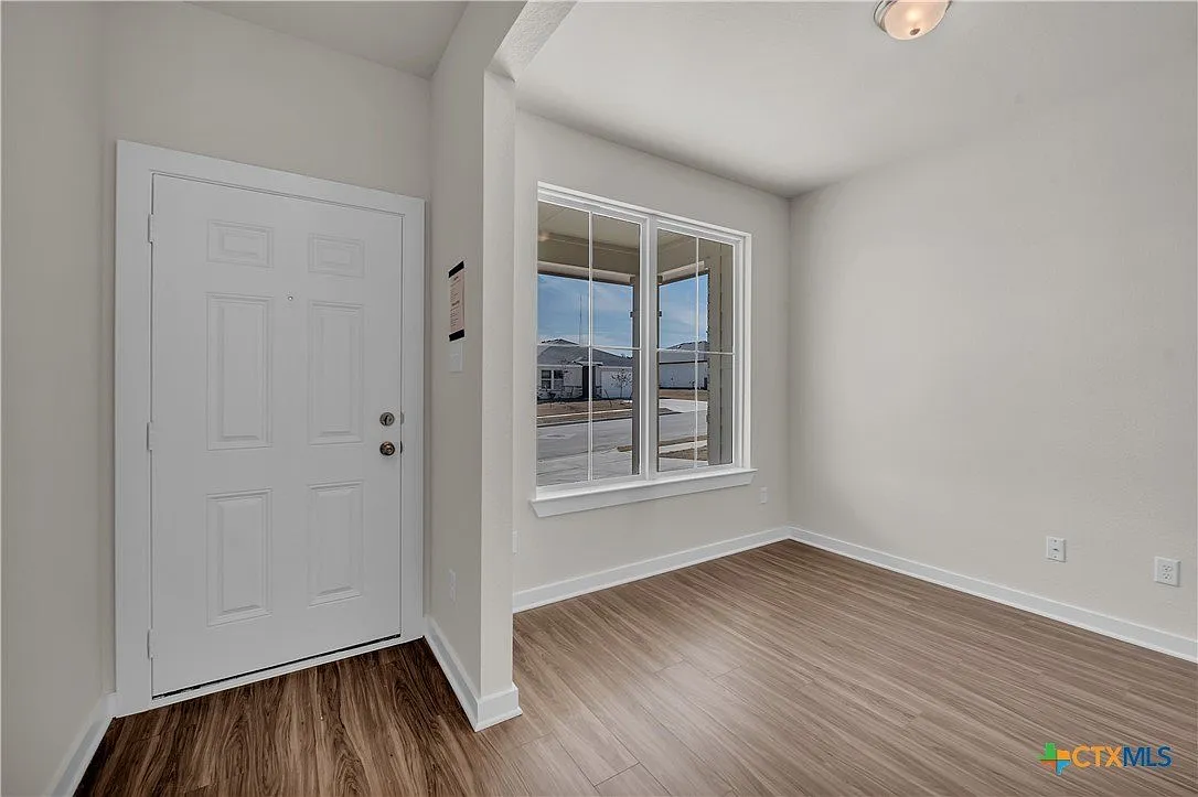 3 bed, 1606 sqft, $1,800 — Photo 4