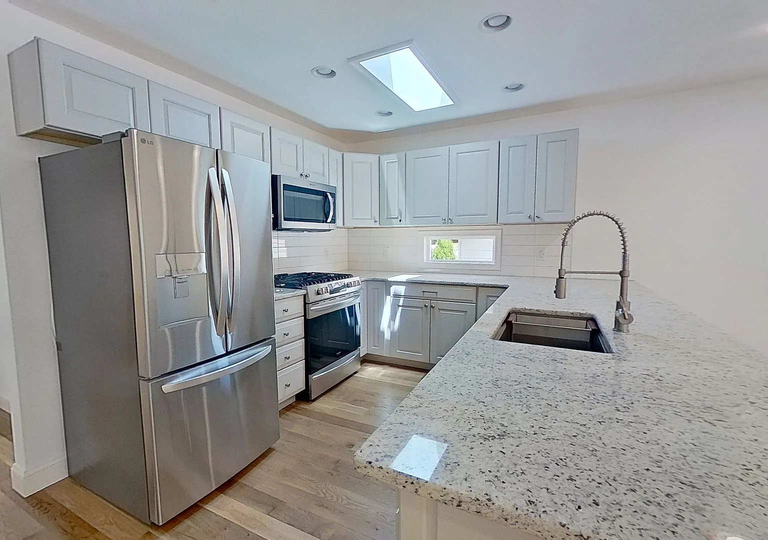 Newly Renovated 3 Bedroom Home — Photo 3