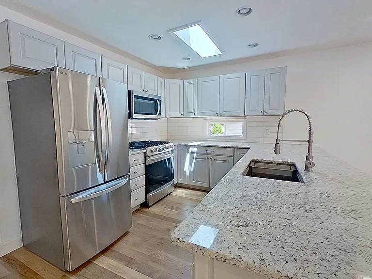 1443 W College Ave — Photo 3
