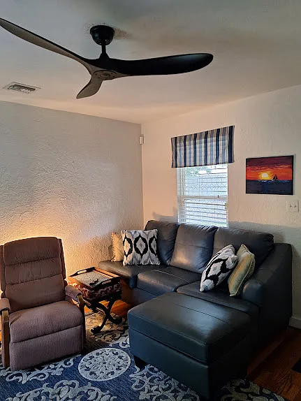 314 S Rhodes St — Photo 3