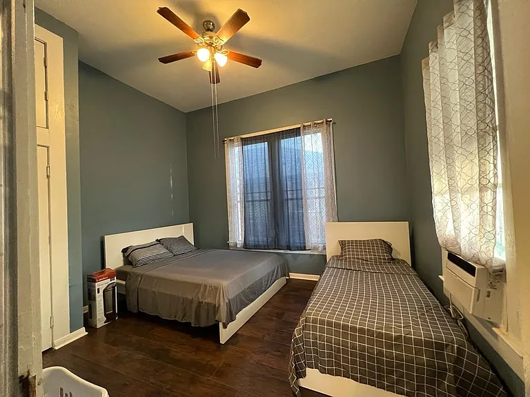 1123 S Hackberry St — Photo 22