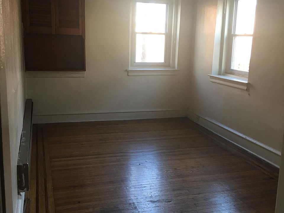1st image of 2300 Lombard St APT 2F