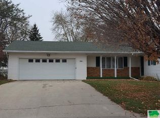 301 S 1st St, Akron, IA 51001