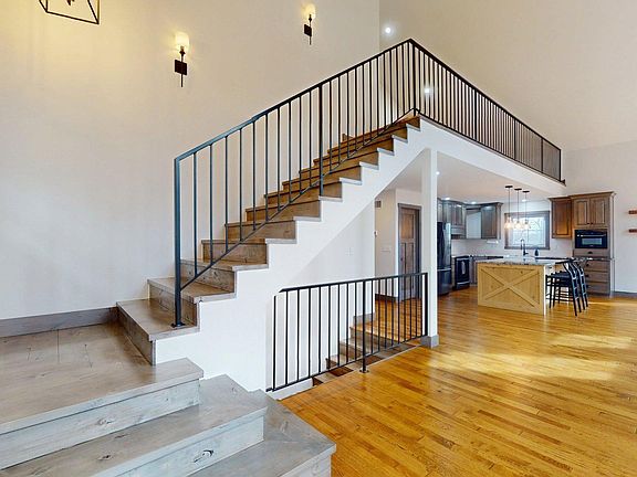 2nd image of 14830 Green Lawn Rd