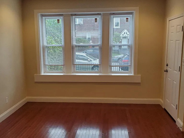 1118 Penn St NE #4 — Photo 9