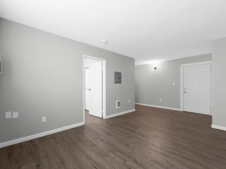 Garden Heights Apartments — Photo 18