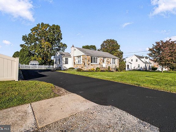 4th image of 4229 Naamans Creek Rd