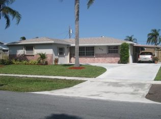424 Inglewood Dr, Palm Springs, FL 33461