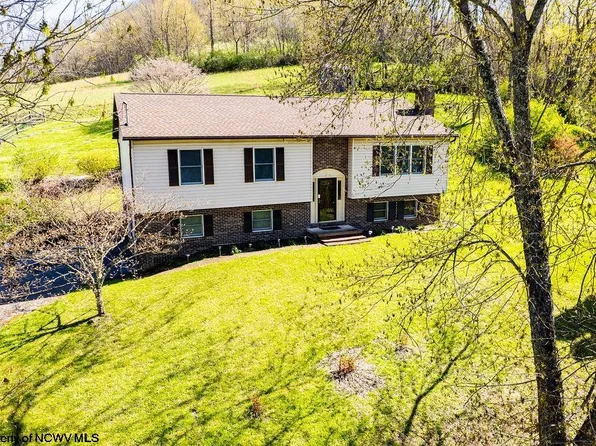 233 E Main St, Lost Creek, WV 26385