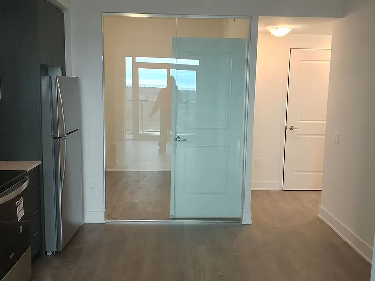 204 Burnhamthorpe Rd E #1110 — Photo 9