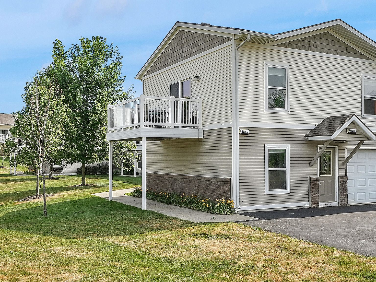 6119 E Fieldstone Hills Dr SE UNIT 8, Caledonia, MI 49316 Zillow