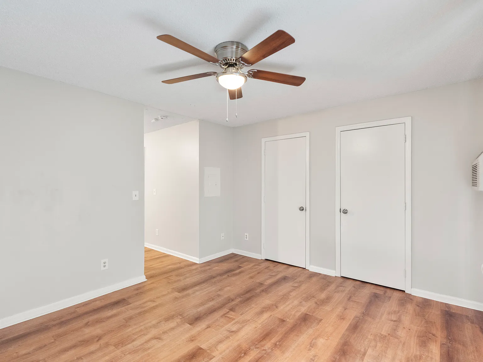 4115 Bloomdale Dr — Photo 3