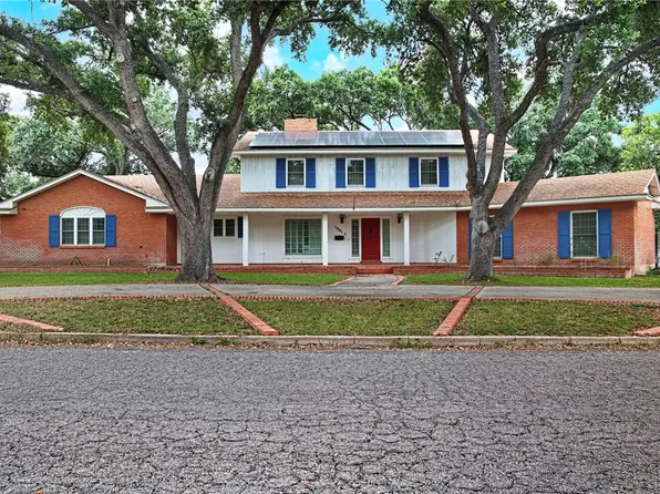 1901 Encino Ave, Alice, TX 78332
