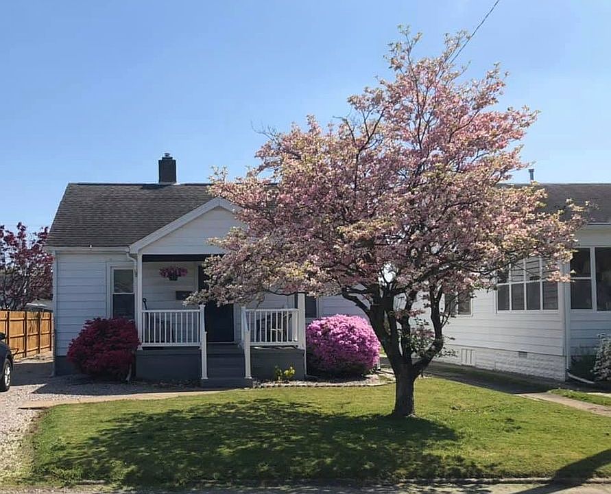 2nd image of 820 Lohoff Ave