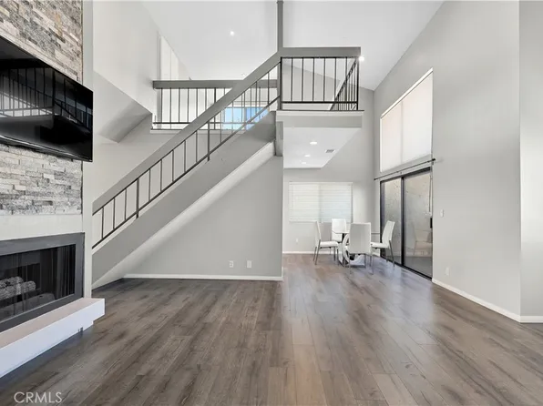 18445 Hatteras St Unit 403, Tarzana, CA 91356