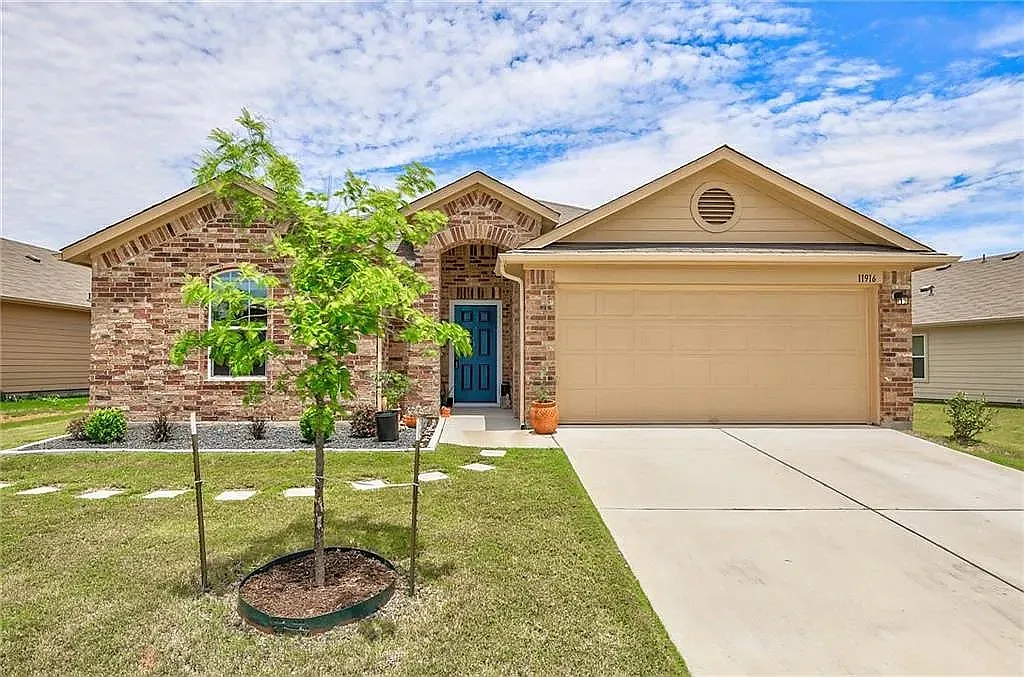 4 bed, 2047 sqft, $1,995 — Photo 1