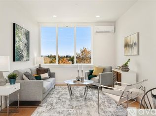 908 N 46th St #C, Seattle, WA 98103