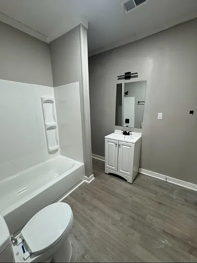 1006 Emmie St — Photo 3
