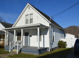 119 2nd Ave, Paden City, WV 26159