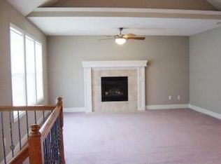 1105 SW Whistle Dr, Lees Summit, MO 64082