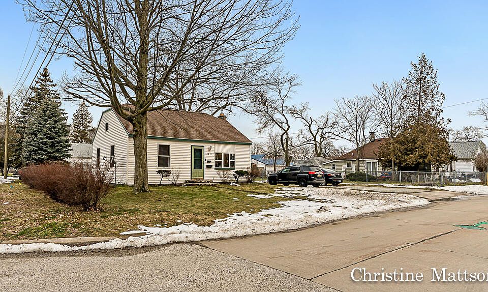 1st image of 2241 Clifford St