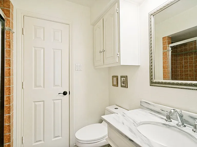 6010 Yellow Rock Trl — Photo 21