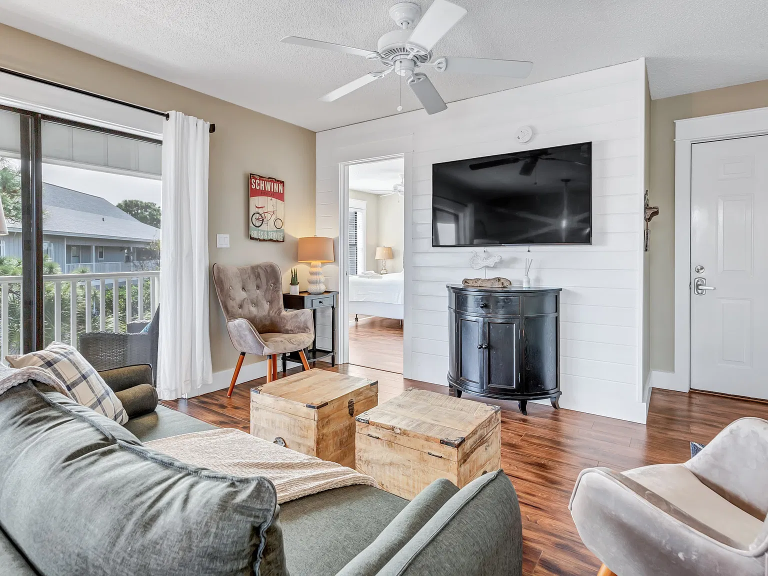 3 bed, 1028 sqft, $4,000 — Photo 2