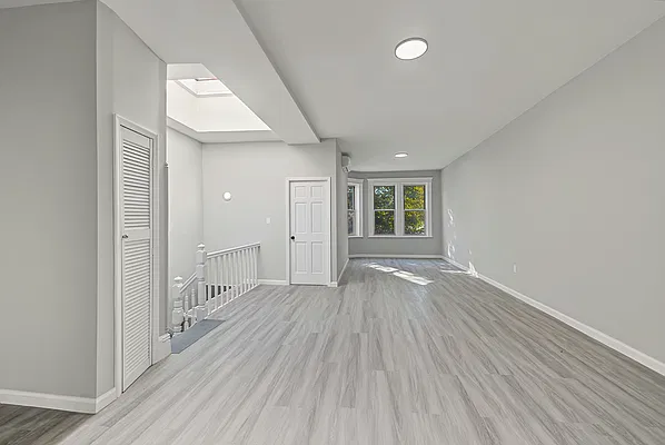 Living room, photo 2