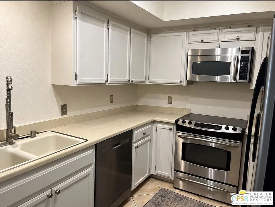 2 bed, 2.5 bath, 1511 sqft, $2,900 — Photo 4