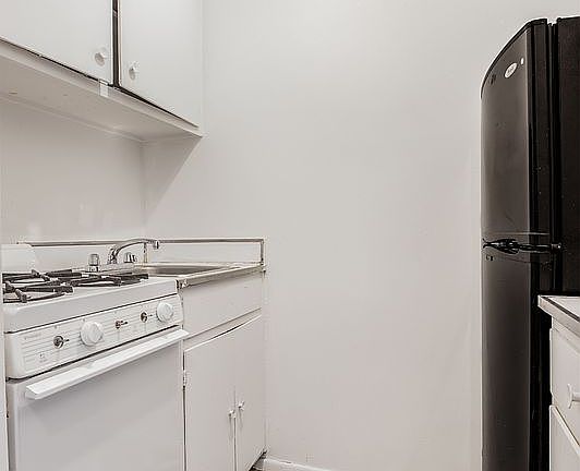 5th image of 330 E 70th St APT 6C