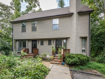 584 S 7th St, Ann Arbor, MI, 48103