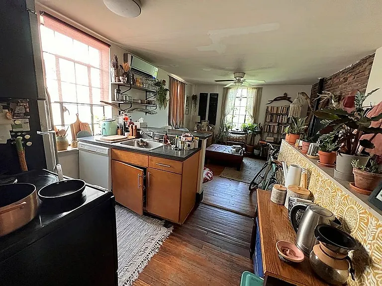 2831 W Girard Ave #4 — Photo 1