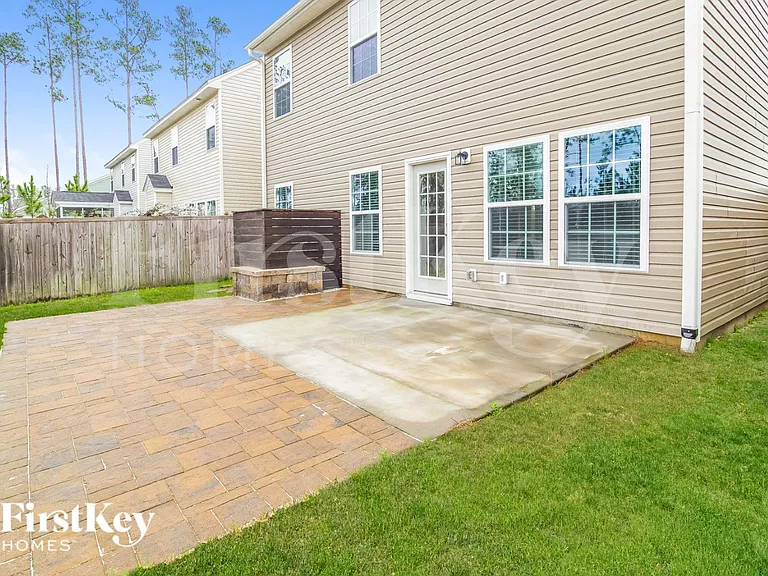 445 Whispering Breeze Ln — Photo 13