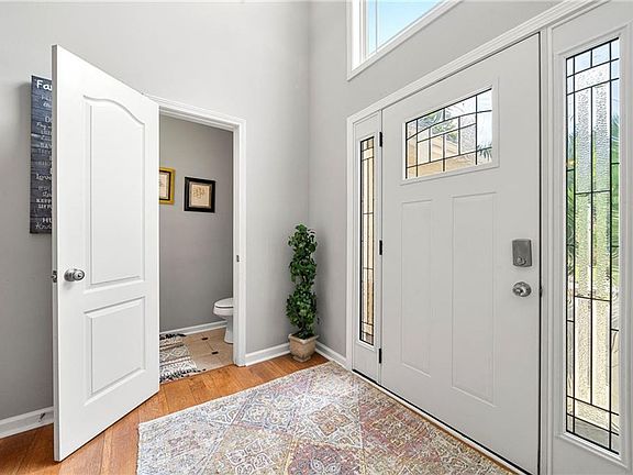 5th image of 615 Hemlock Ct