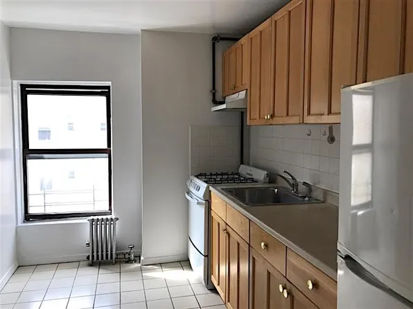 643 2nd Avenue image 1 of 6