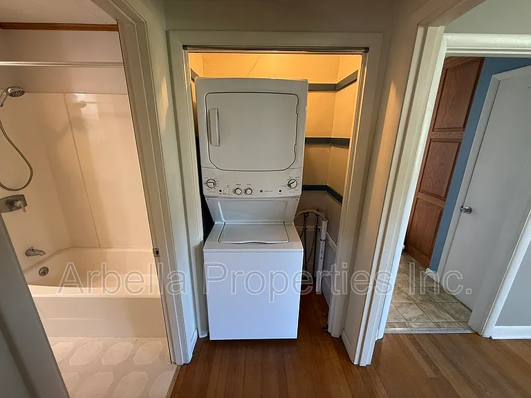 2239 Buckingham Rd — Photo 14