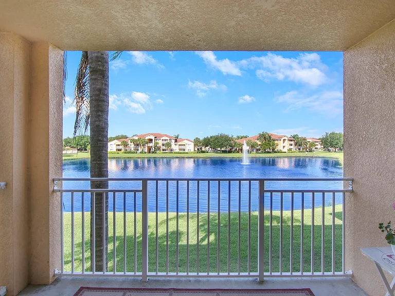 281 SW Palm Dr #106 — Photo 14